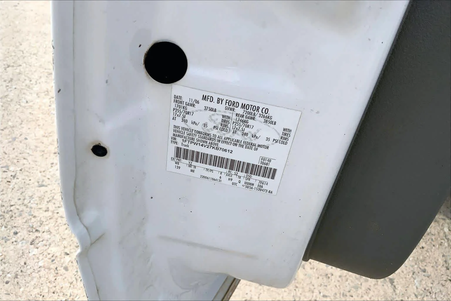 Used 2007 White Sand Tri-Coat Metallic Ford XLT image 32