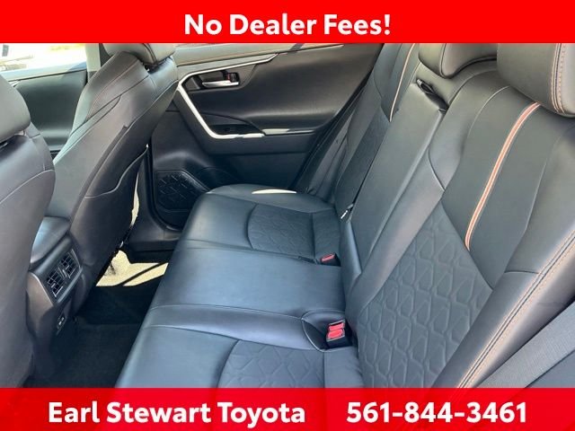Used 2024  Toyota Adventure image 16