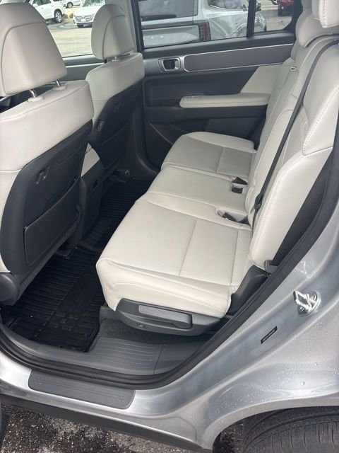 Used 2024 Silver Hyundai SEL image 26
