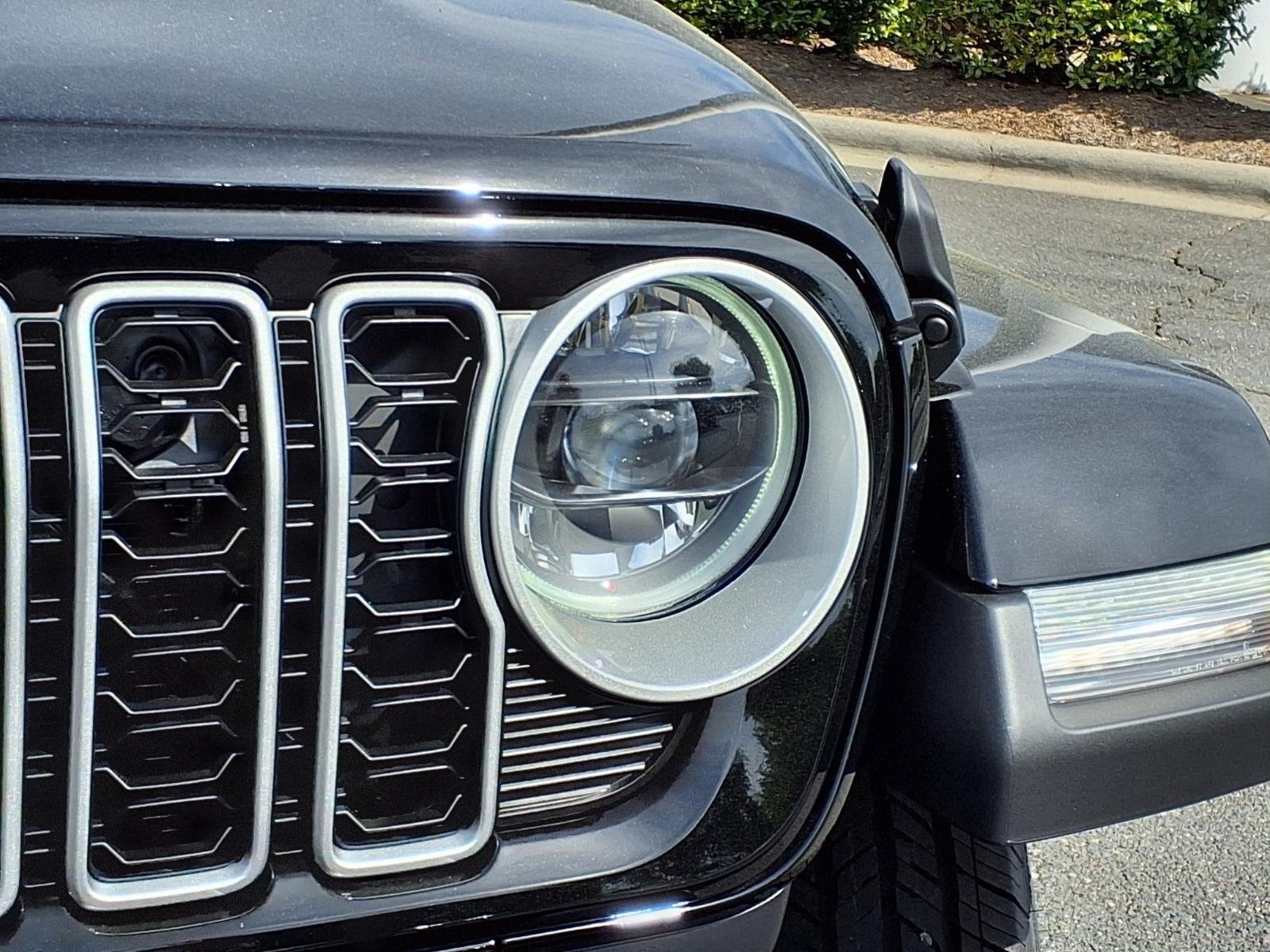 New 2026 Black Clear-Coat Exterior Paint Jeep Sahara image 14