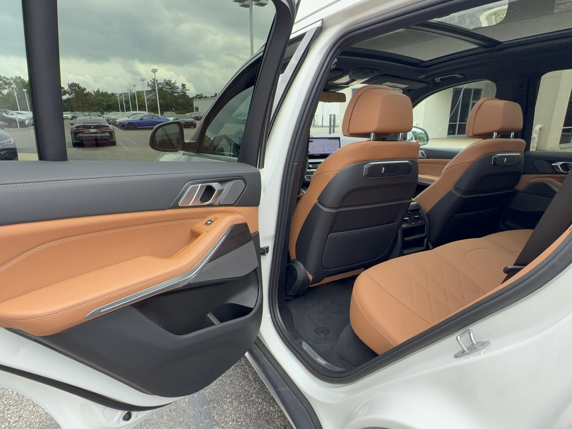Certified Used 2024 Alpine White BMW xDrive40i image 23