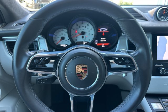 Used 2017  Porsche Turbo image 22