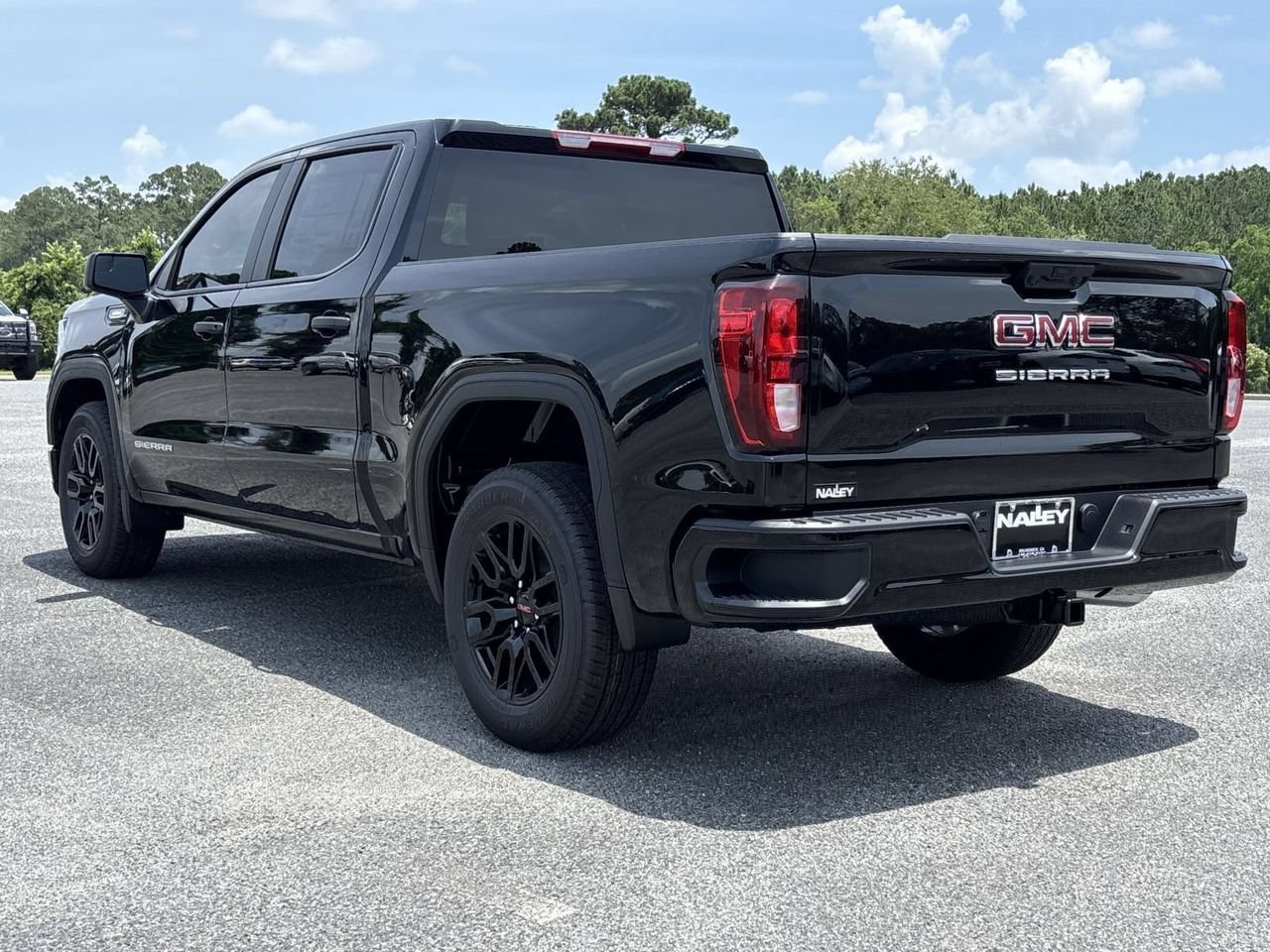 Used 2025 Onyx Black GMC Pro image 31