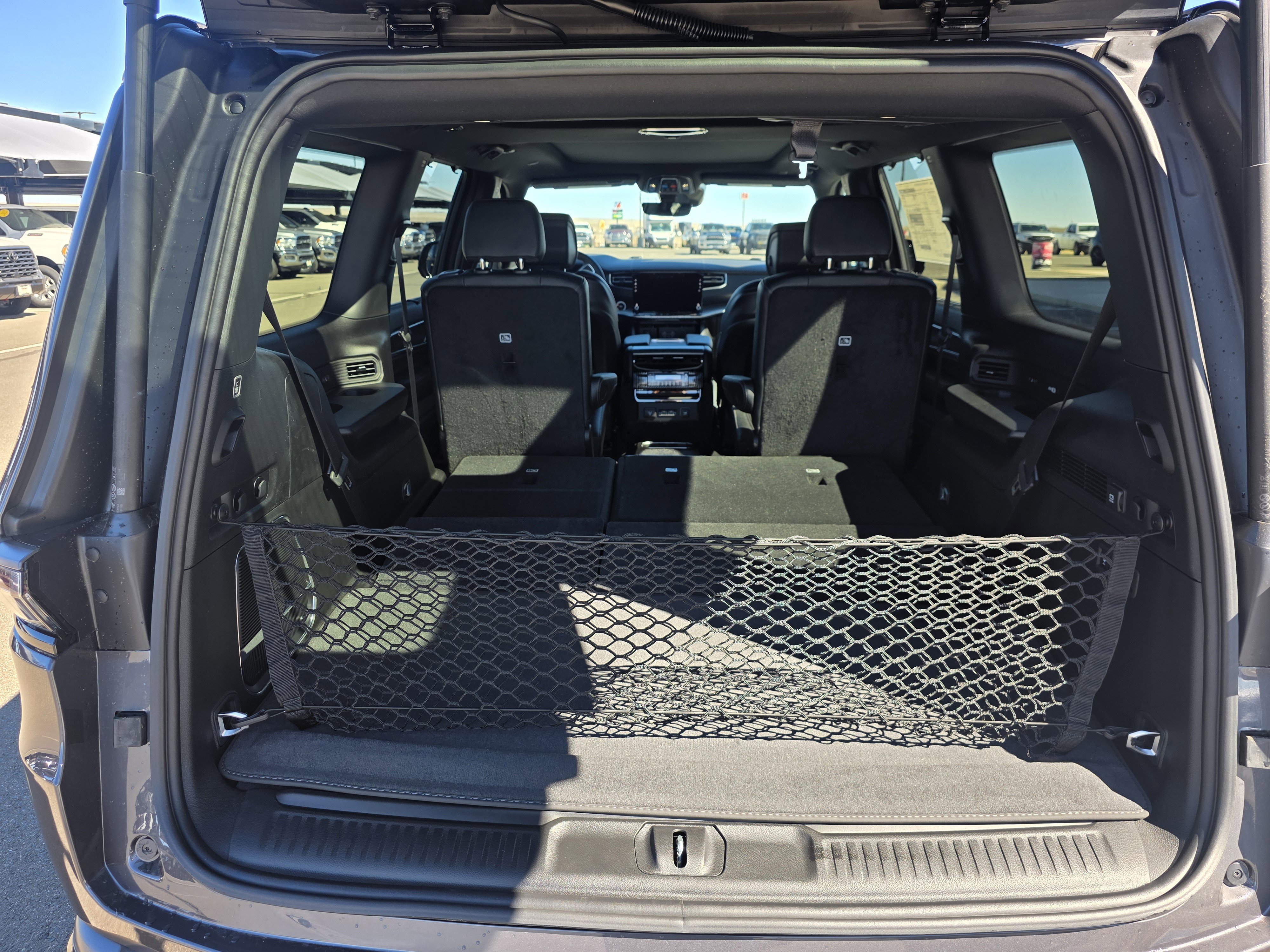 New 2026 Baltic-Gray Metallic Clear-Coat Exterior Paint Jeep Limited Reserve image 18