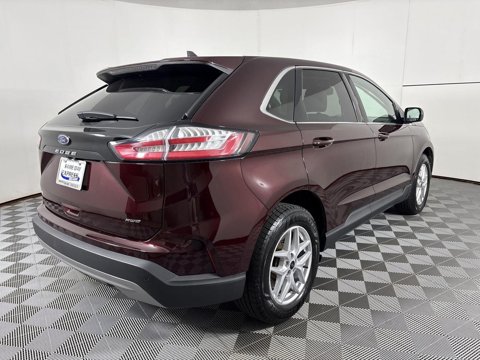 Used 2024 Burgundy Velvet Metallic Tinted Clearcoat Ford SEL image 21