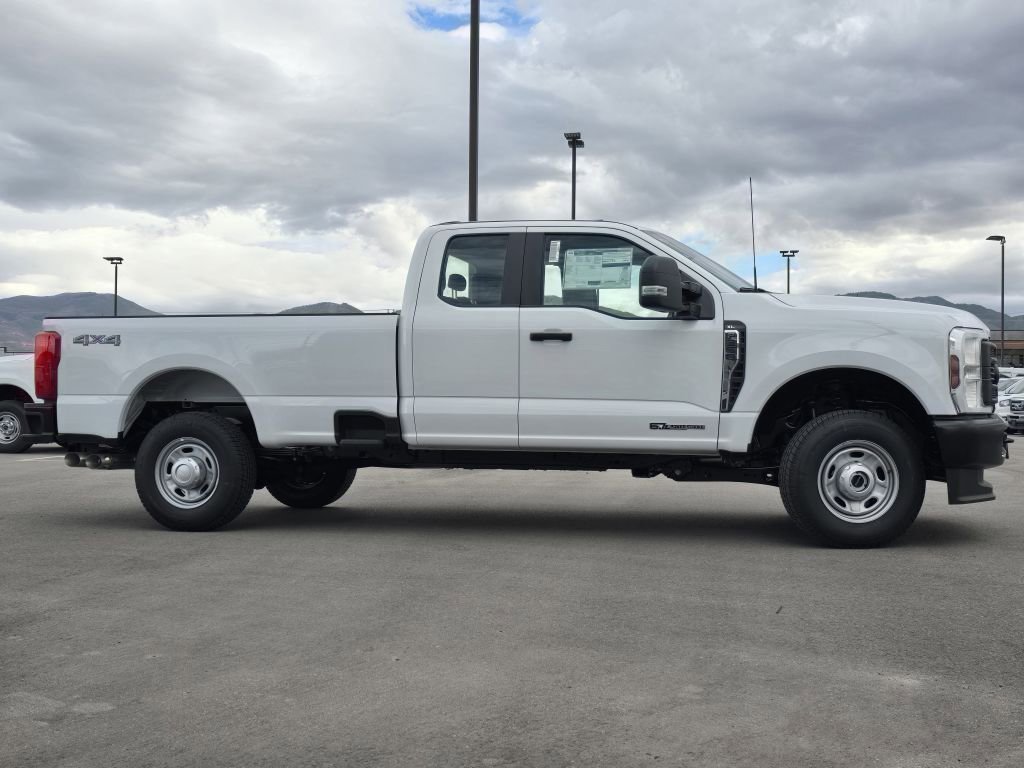New 2026 Oxford White Ford XL image 29