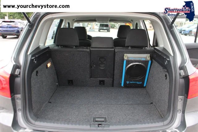 Used 2012 Gray Volkswagen SE image 15