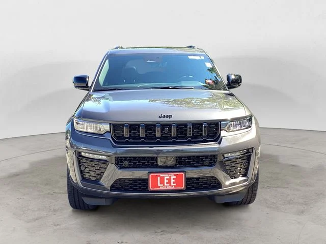 New 2026 Gray Metallic Jeep LIMITED RESERVE 4X4 image 9