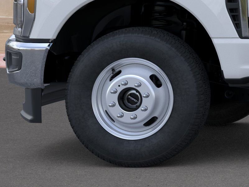 2025 Ford F-350 Super Duty Chassis Cab XL - Photo 20