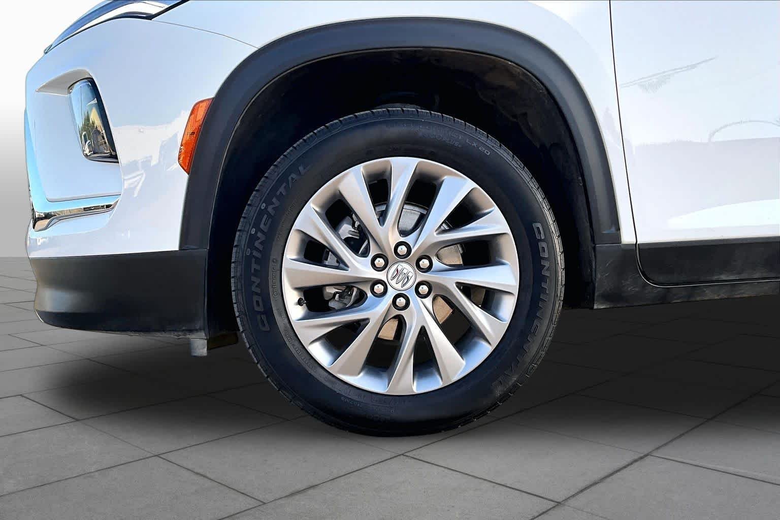 Used 2025 Summit White Buick Preferred image 11