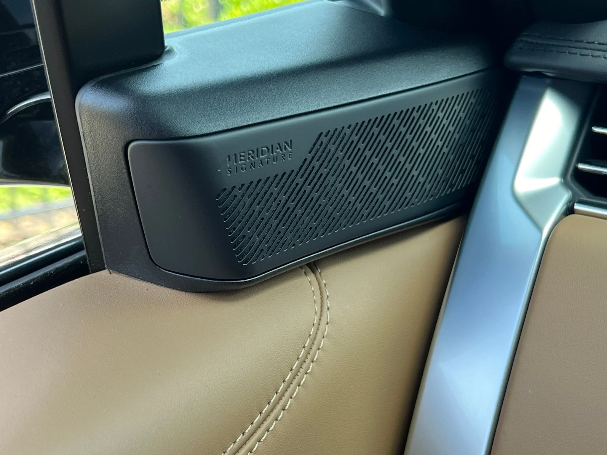 Used 2025  Land Rover Autobiography image 41