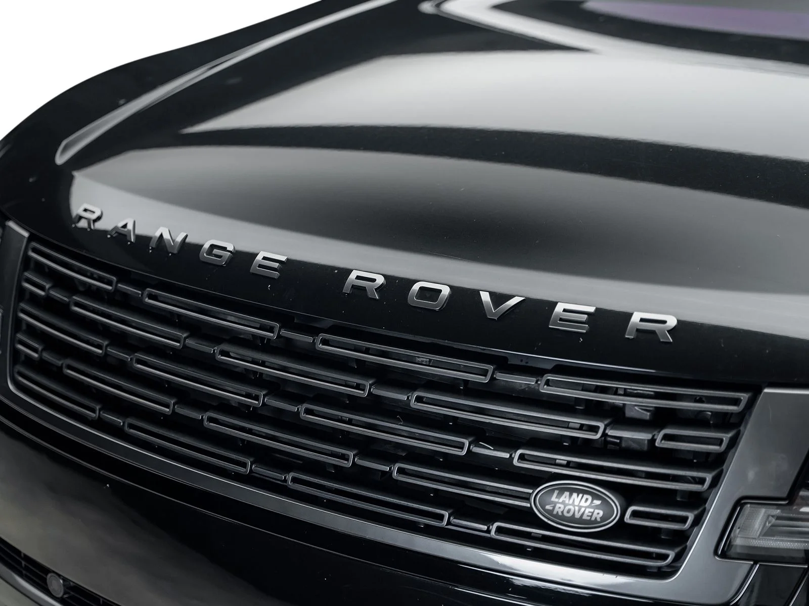 Used 2023 Black Land Rover SE image 5