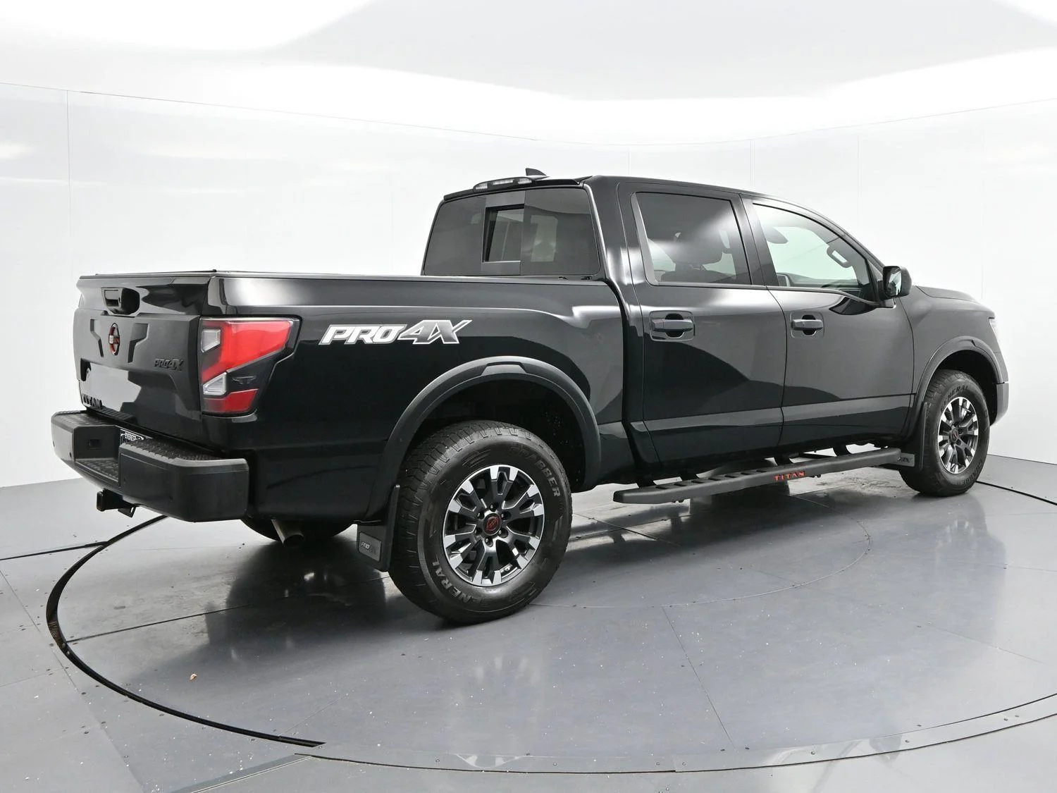 Used 2024 Super Black Nissan PRO-4X image 7