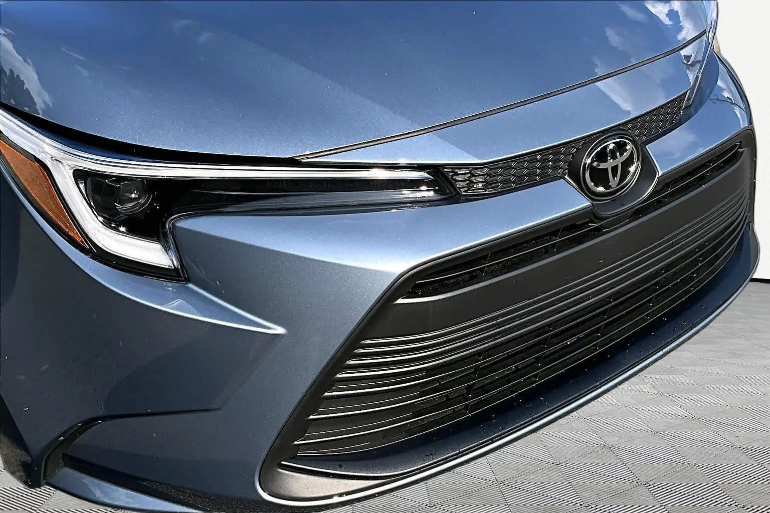 Used 2026 Celestite Toyota Hybrid LE image 30