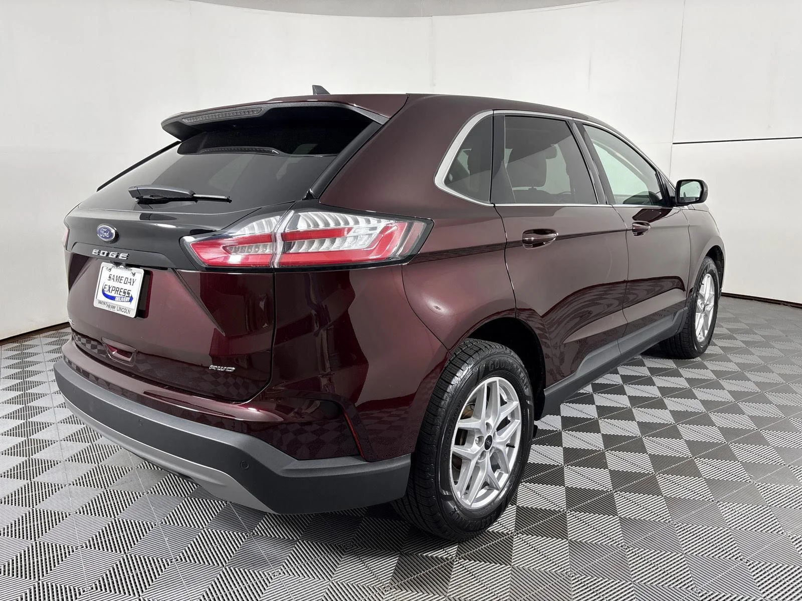 Used 2024 Burgundy Velvet Metallic Tinted Clearcoat Ford SEL image 21