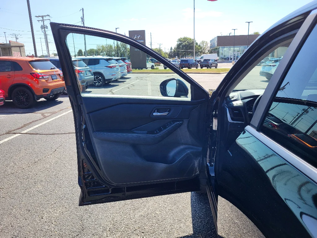 Used 2026 Super Black Nissan SV image 18