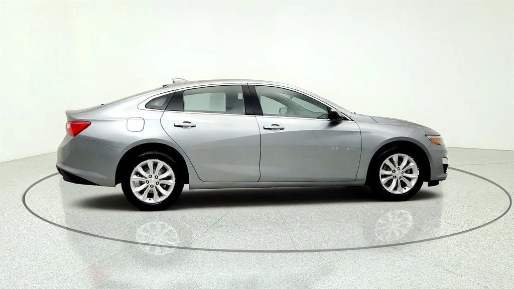 Used 2024 Sterling Gray Metallic Chevrolet 4dr Sedan 1LT image 4
