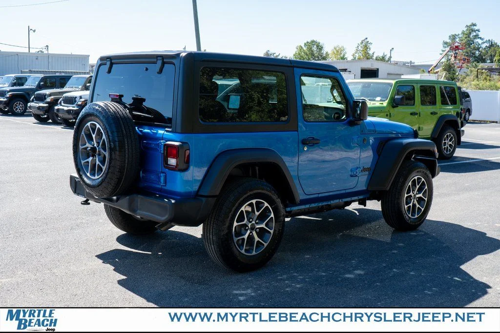 New 2026 Hydro Blue Pearl-Coat Exterior Paint Jeep Sport S image 6
