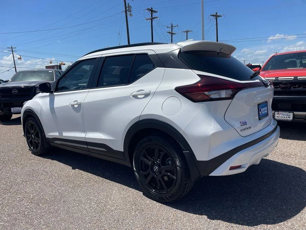 Used 2024 White Nissan SR image 5