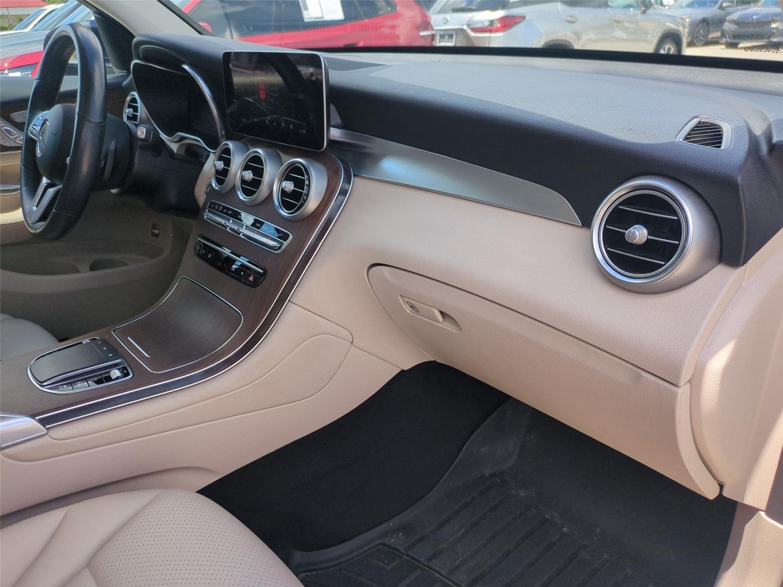 Used 2022 Lunar Blue Metallic Mercedes-Benz GLC 300 image 40