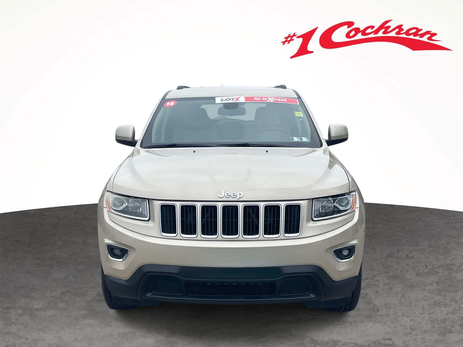 Used 2014 Cashmere Pearlcoat Jeep Laredo image 17