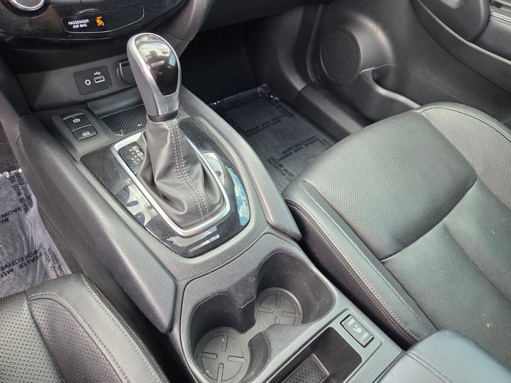 Used 2021 Gun Metallic Nissan SL image 28