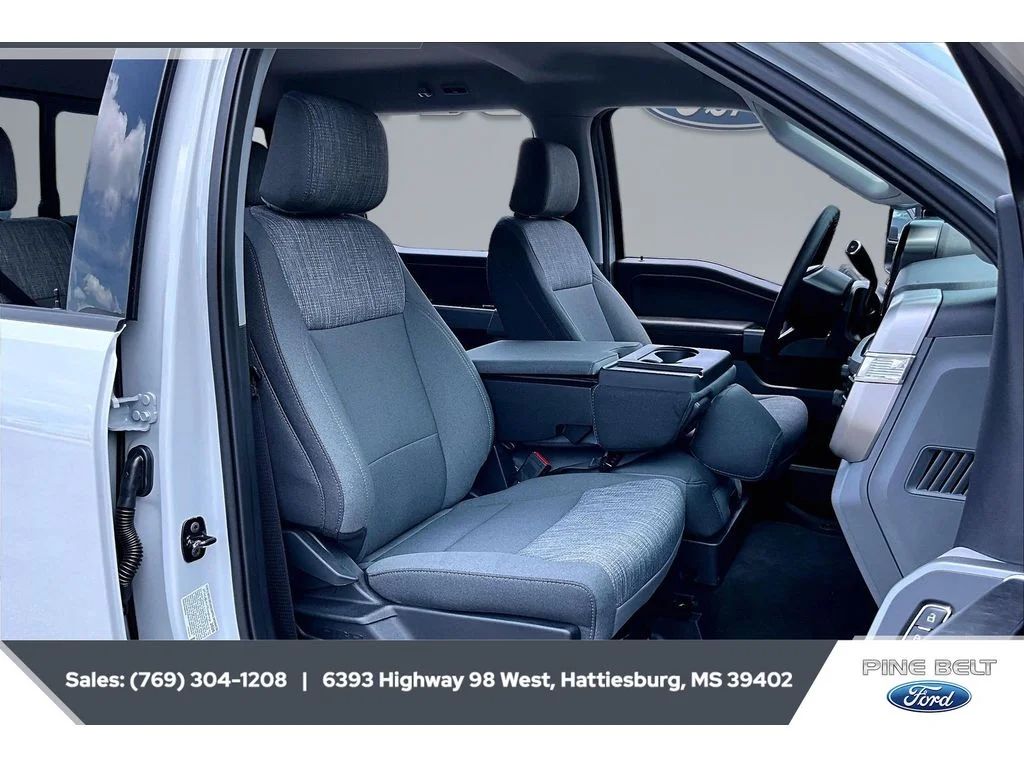 New 2026 Avalanche Ford F-250® XLT image 6