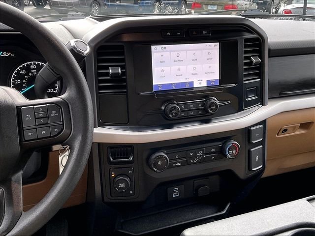 Used 2023 Black Ford XLT image 18