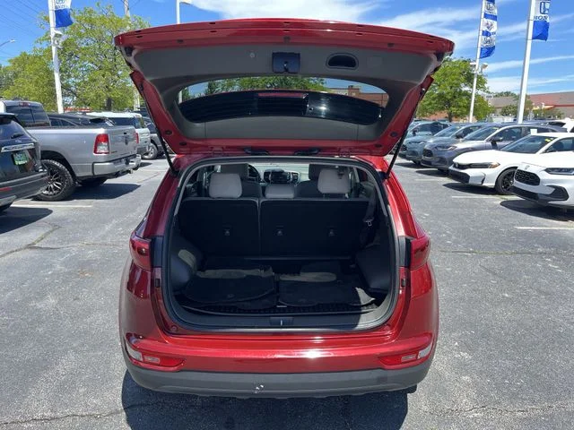 Used 2017 Red Kia LX image 27