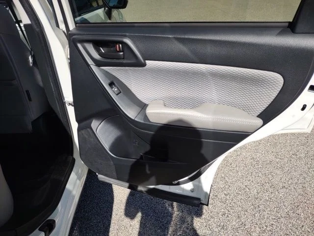 Used 2018 Crystal White Pearl Subaru 2.5i Premium image 19