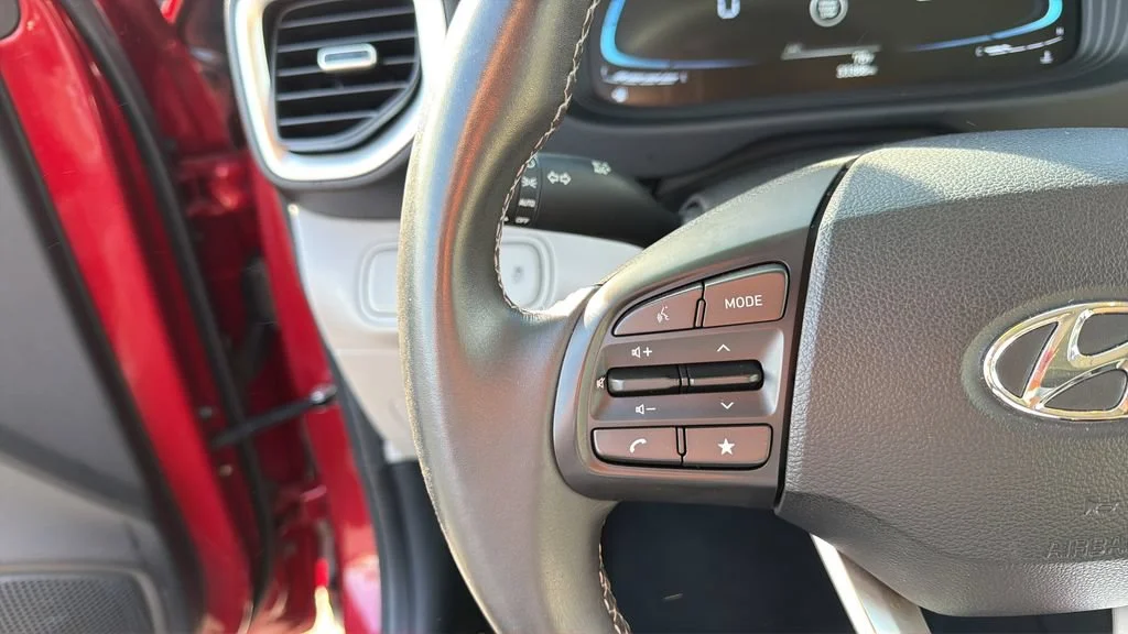 Used 2025 Red Hyundai SEL image 21