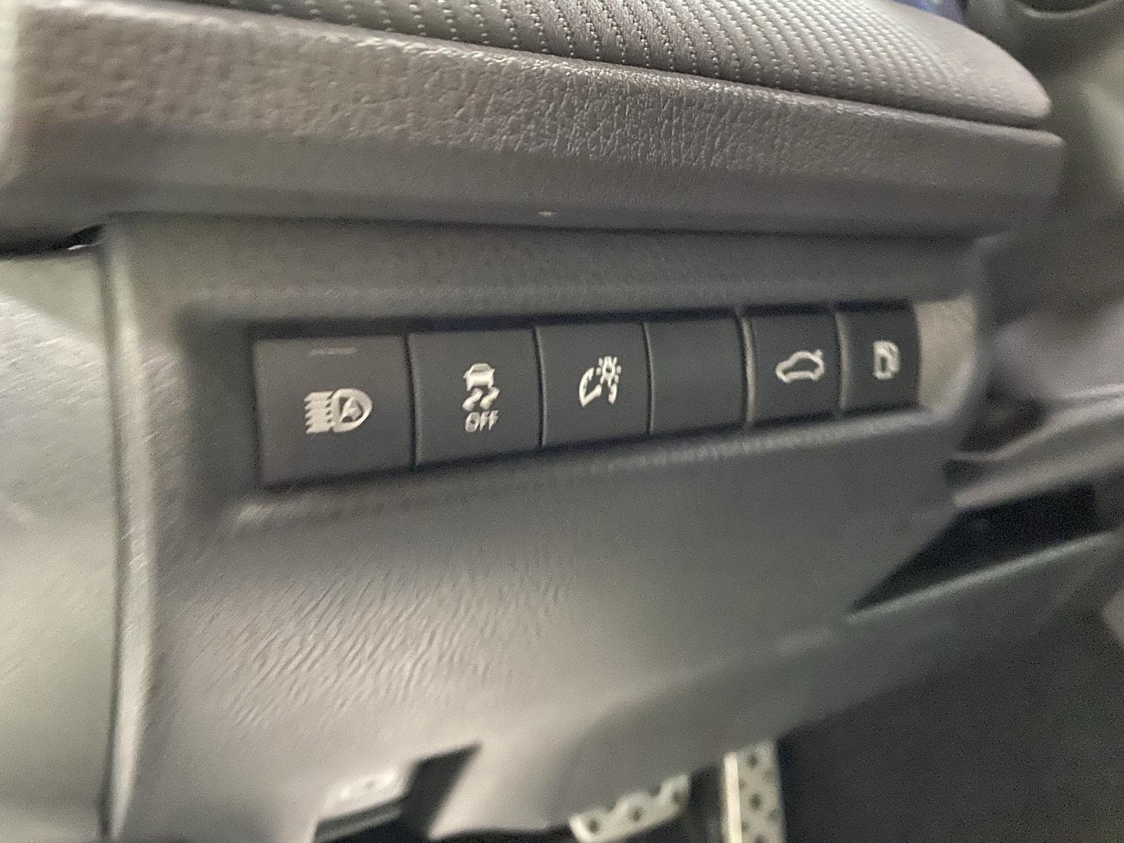 Certified Used 2025 Ice Cap Toyota SE image 19