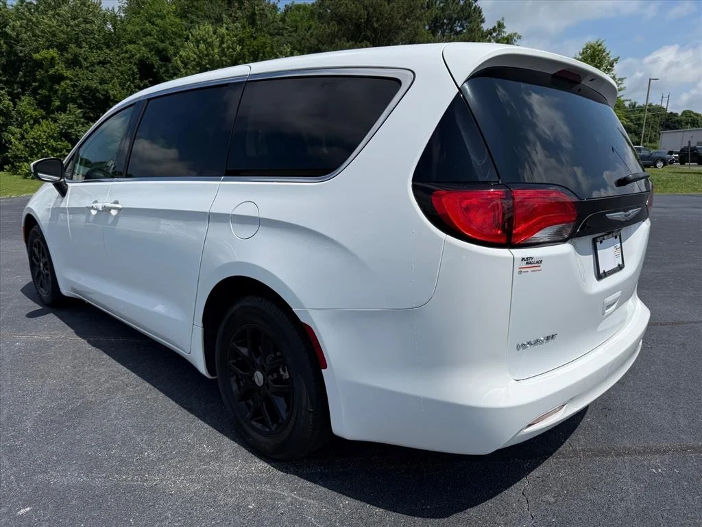 Used 2023 Bright White Clearcoat Chrysler LX image 5