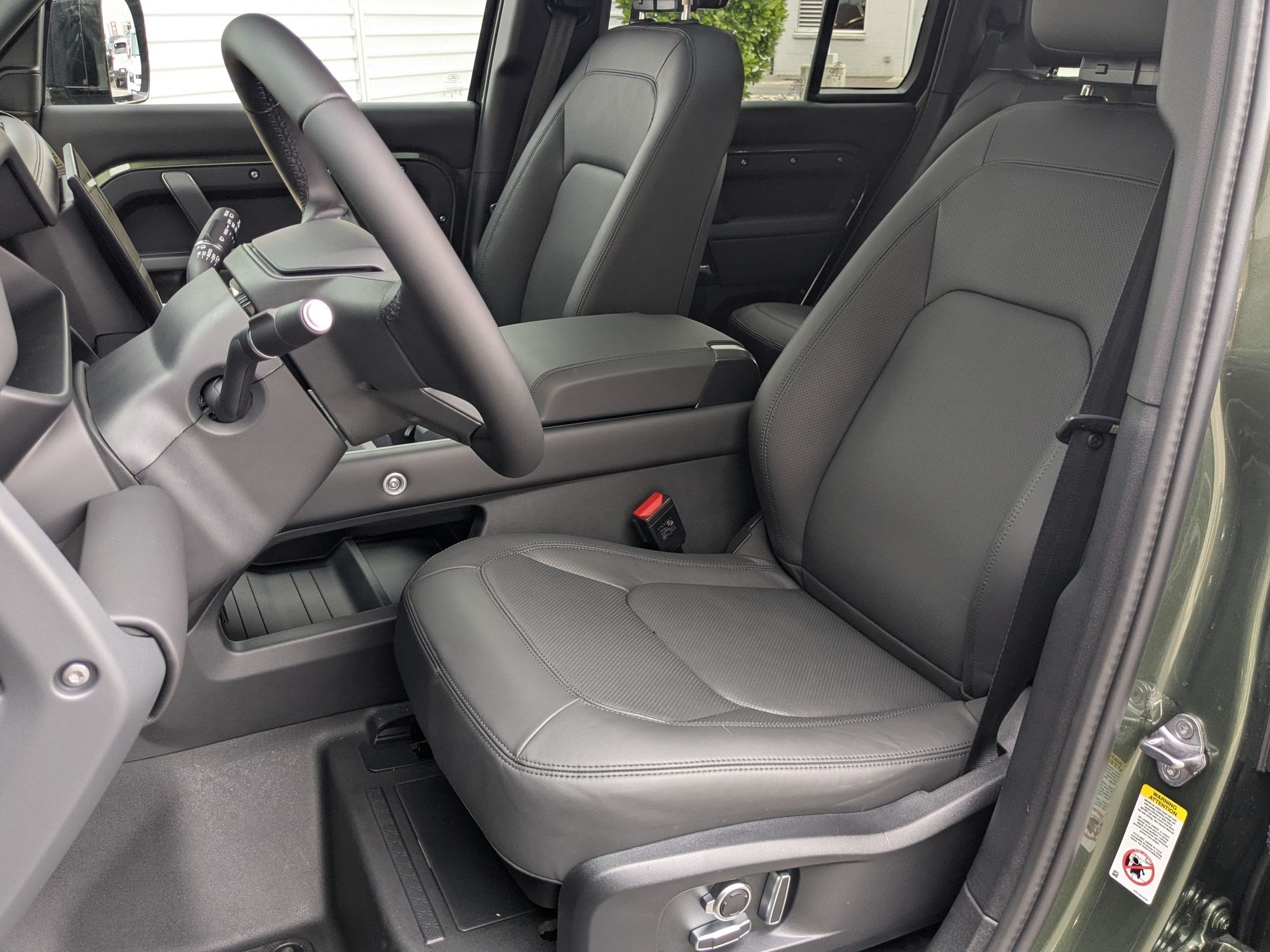 New 2026 Woolstone Green Land Rover P400 X-Dynamic SE image 24