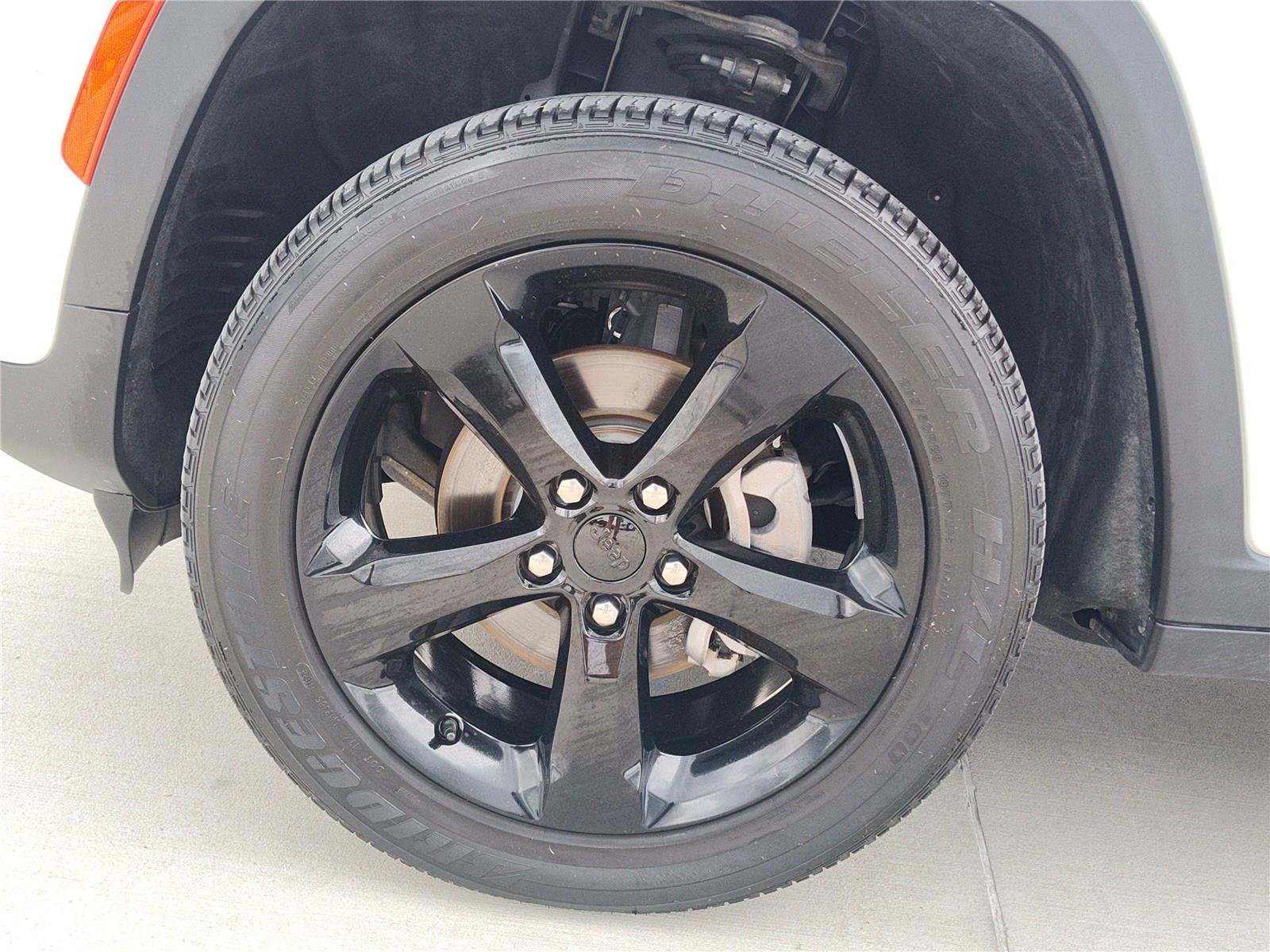 Used 2024 WHITE JEEP LARE image 12