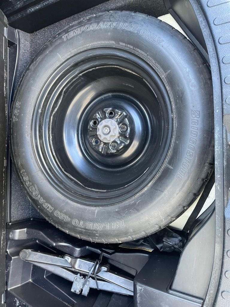 Used 2018 Magnetic Gray Metallic Toyota SE image 8