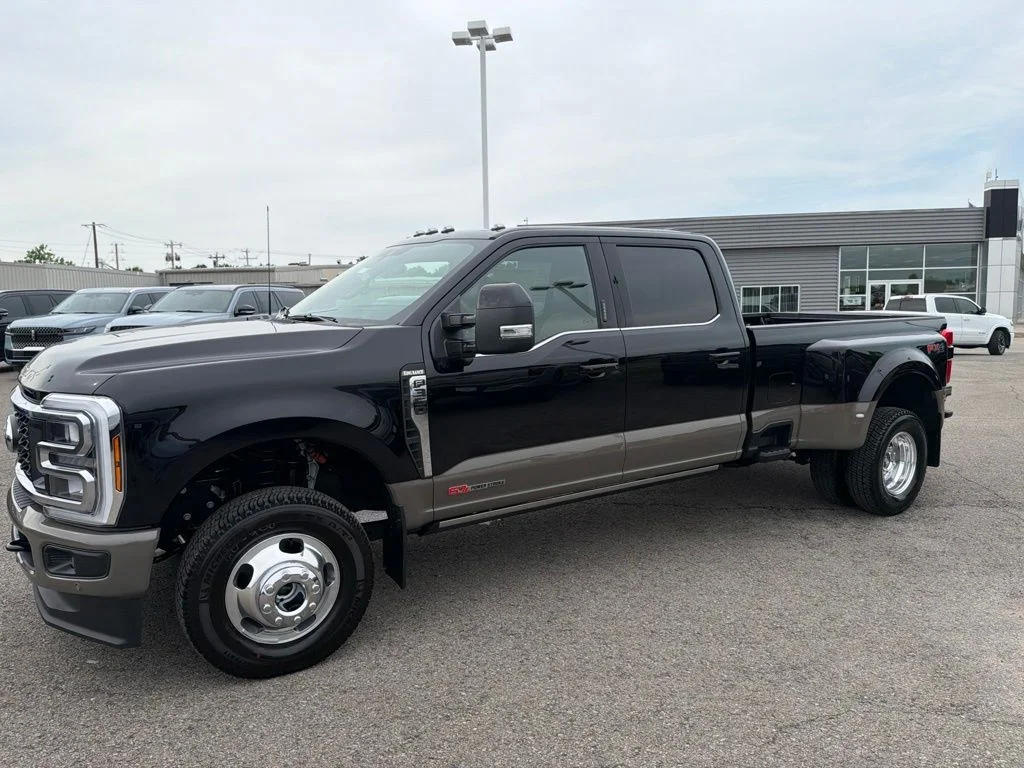 New 2026 Agate Black Metallic Ford King Ranch image 42