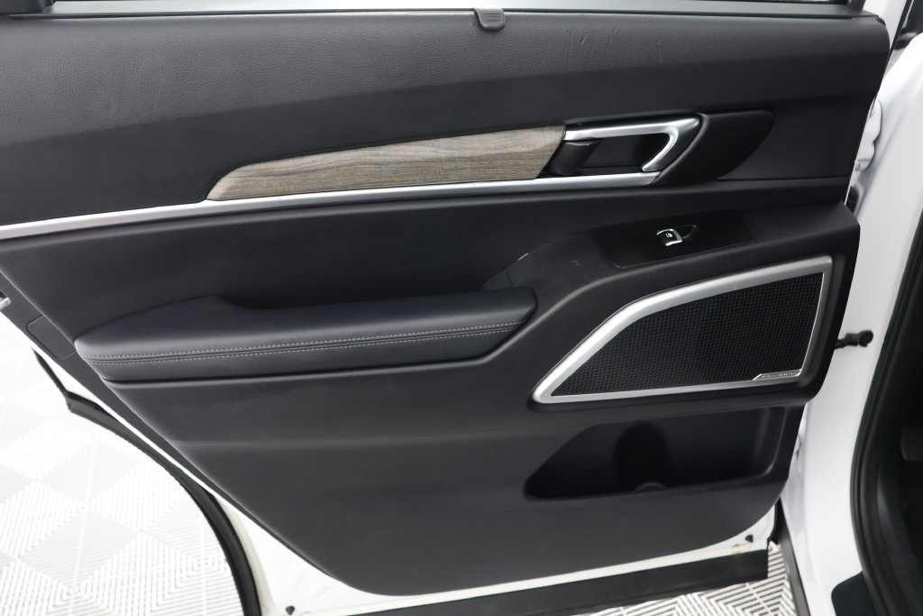 Used 2020 Snow White Pearl Kia EX image 30