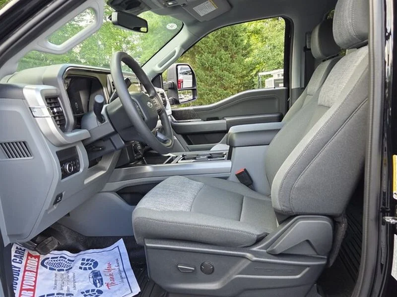 New 2026 Agate Black Metallic Ford F-250® XLT image 6