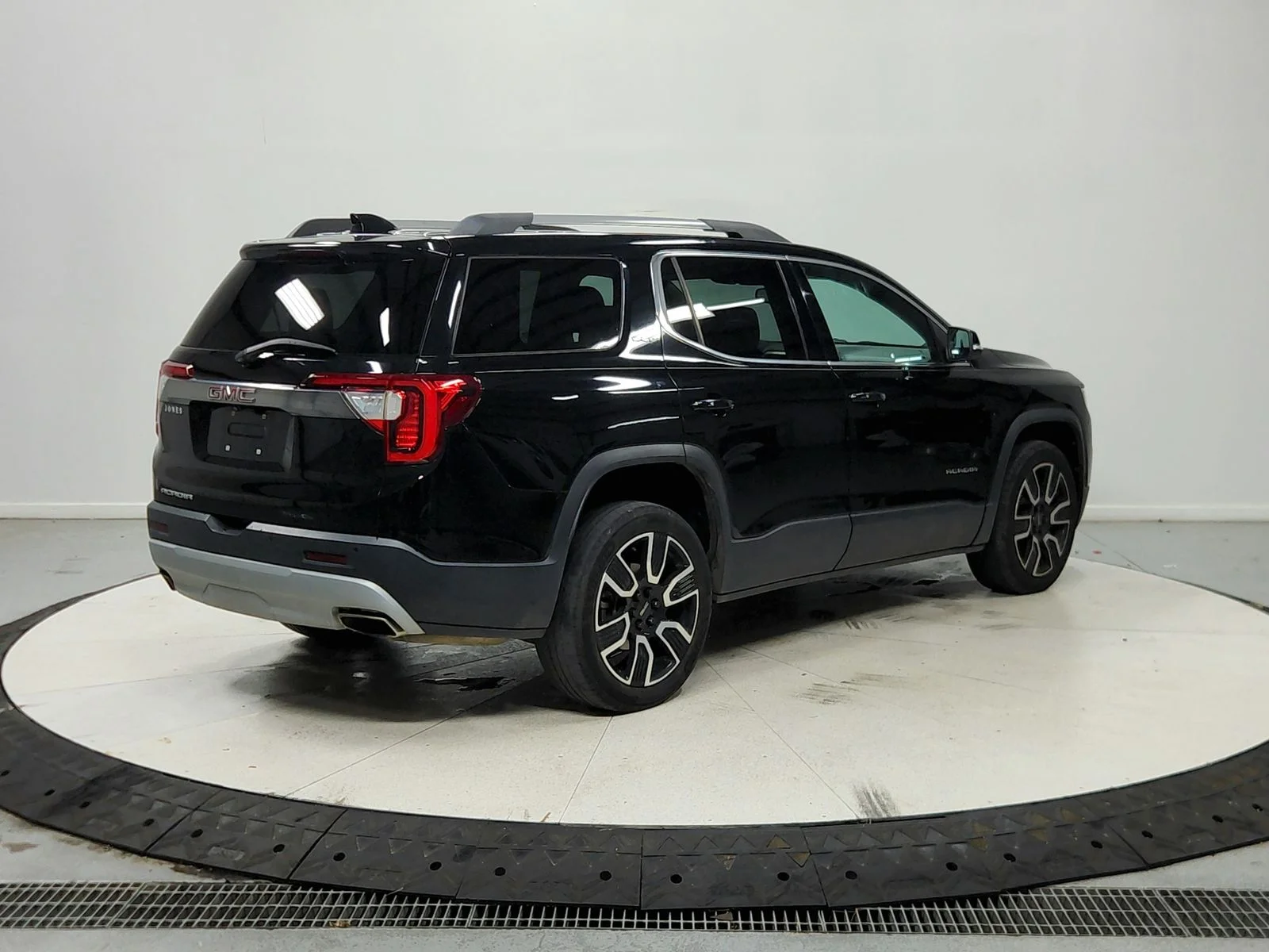 Used 2020 Ebony Twilight Metallic GMC SLT image 8