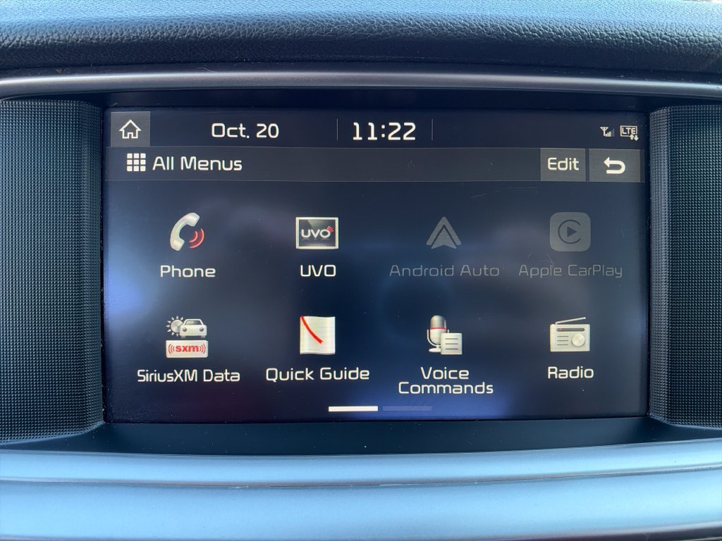 Used 2019 White Kia S image 21