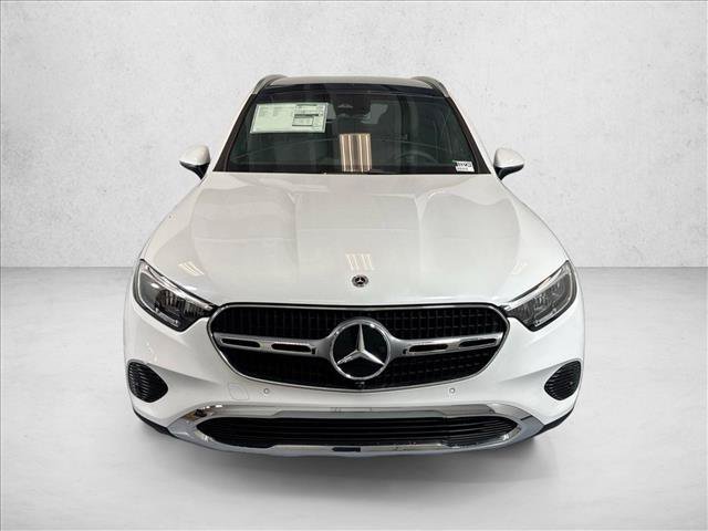 New 2026 MANUFAKTUR Moonlight White Metallic Mercedes-Benz GLC 300 image 32