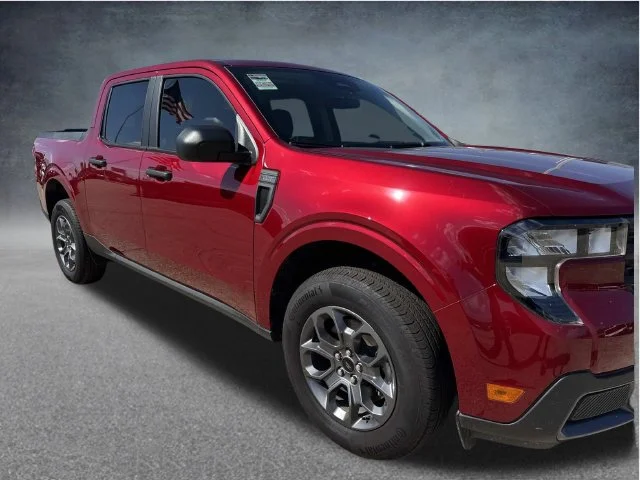 Used 2025 Red Ford XLT image 3