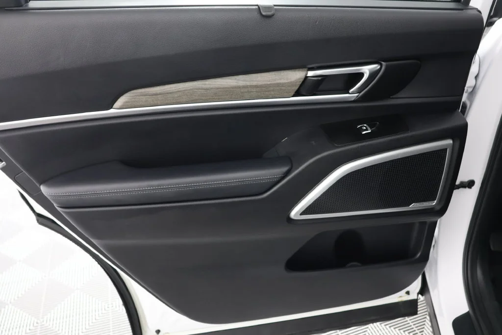 Used 2020 Snow White Pearl Kia EX image 30