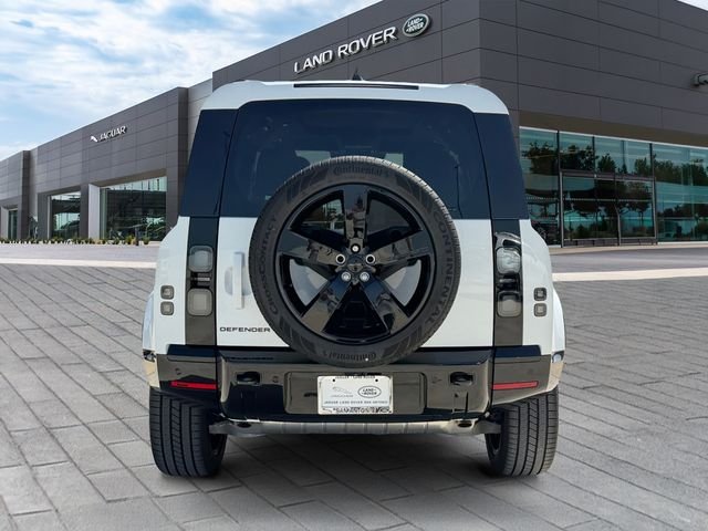 New 2026 Fuji White Land Rover X-Dynamic SE image 4