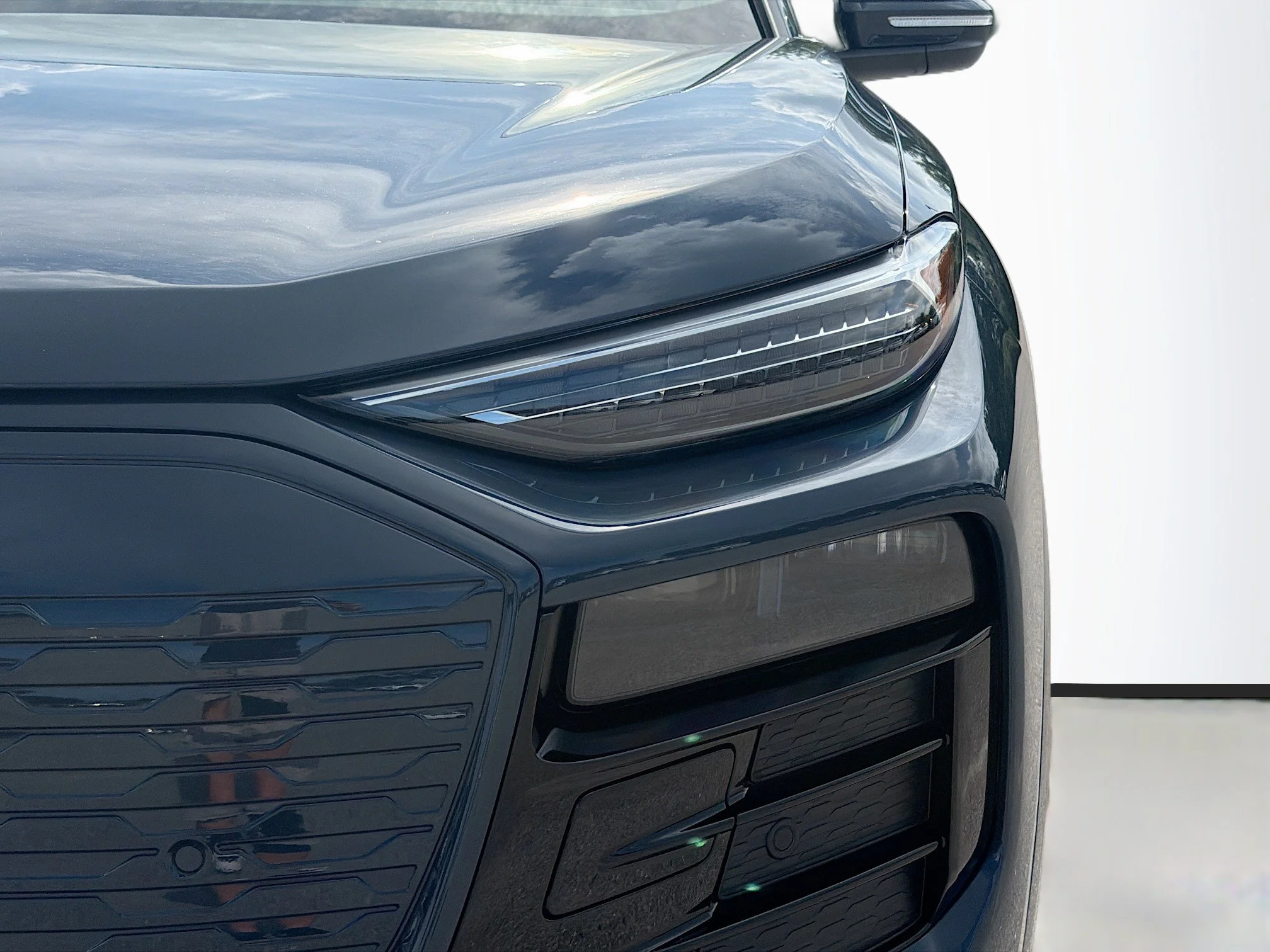 Used 2025 Blue Metallic Audi Premium Plus image 9