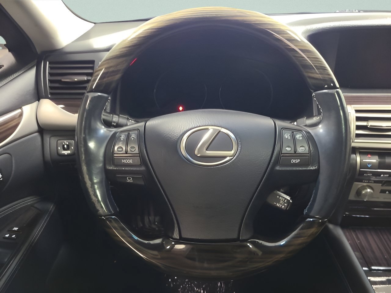 Used 2016 Obsidian Lexus 460 image 24