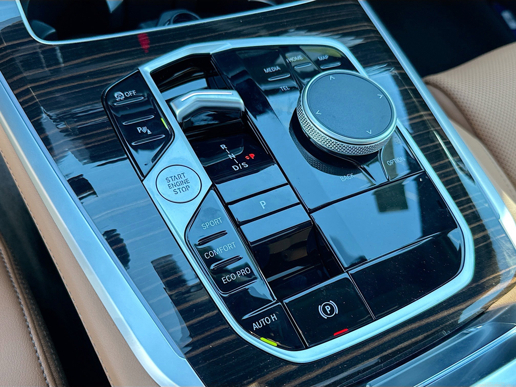 New 2026 Skyscraper Grey Metallic BMW sDrive40i image 14