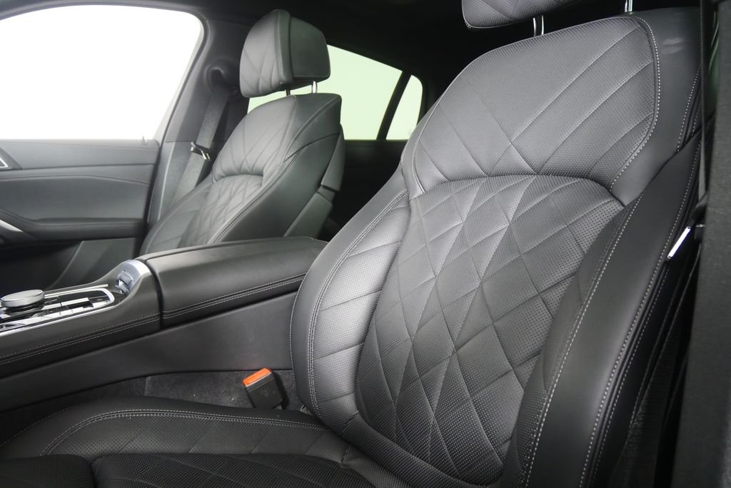 Certified Used 2025 Black Sapphire Metallic BMW xDrive40i image 9