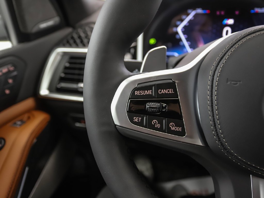 Used 2027 Gray Metallic BMW xDrive40i image 12